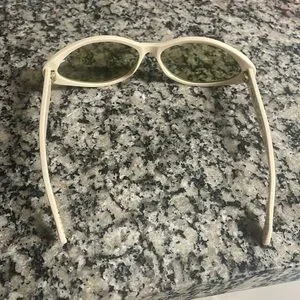 Gucci Women’s Cream Sporty Polarized Wraparound Sunglasses Gucci | Accessories | Gucci Womens Cream Sporty Polarized  main image 2